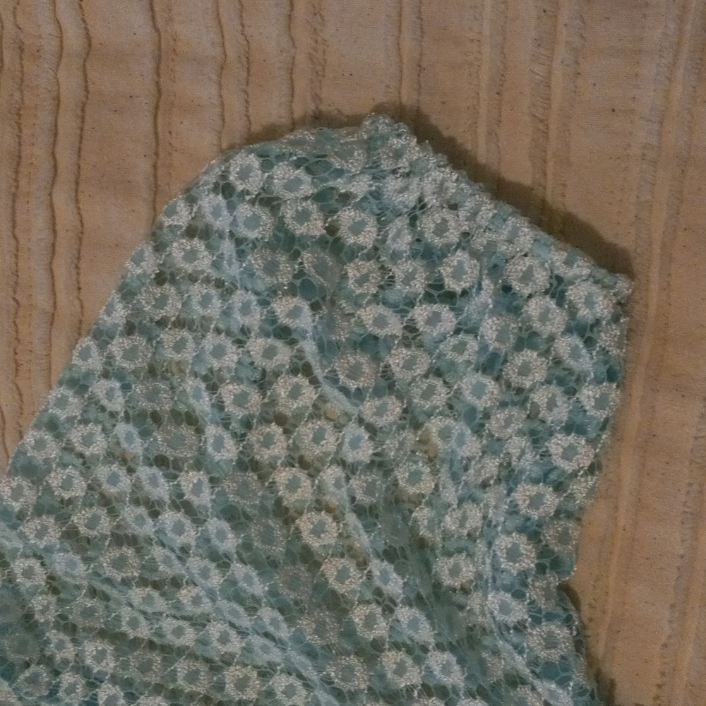 Top - Picture 2 of 4